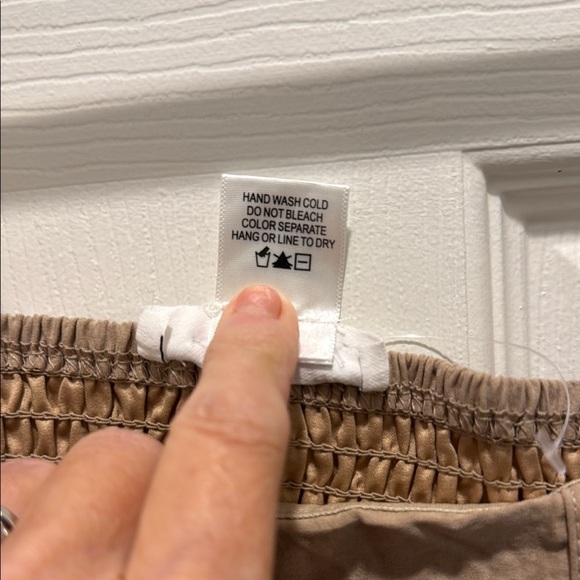 Kirious Los Angeles Tan Smocked Puff Sleeve Crop Top - Picture 7 of 9